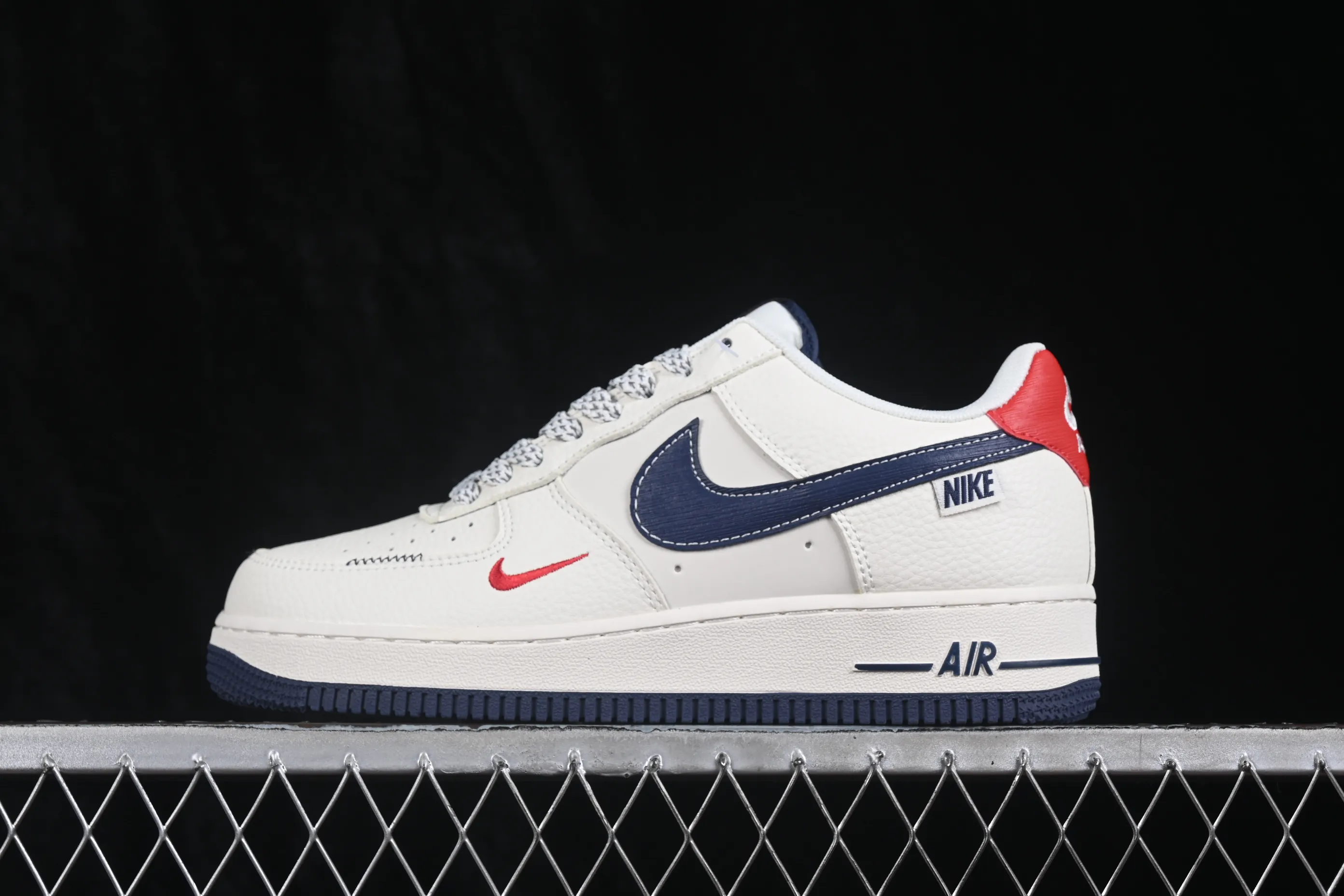 All categories Nk Air Force 1 Air Force series Nk Air Force 1 Low Air Force low-top Nike Air Force 1'07 Low joint model Air Force 1 low-top casual sneakers DN9688-124